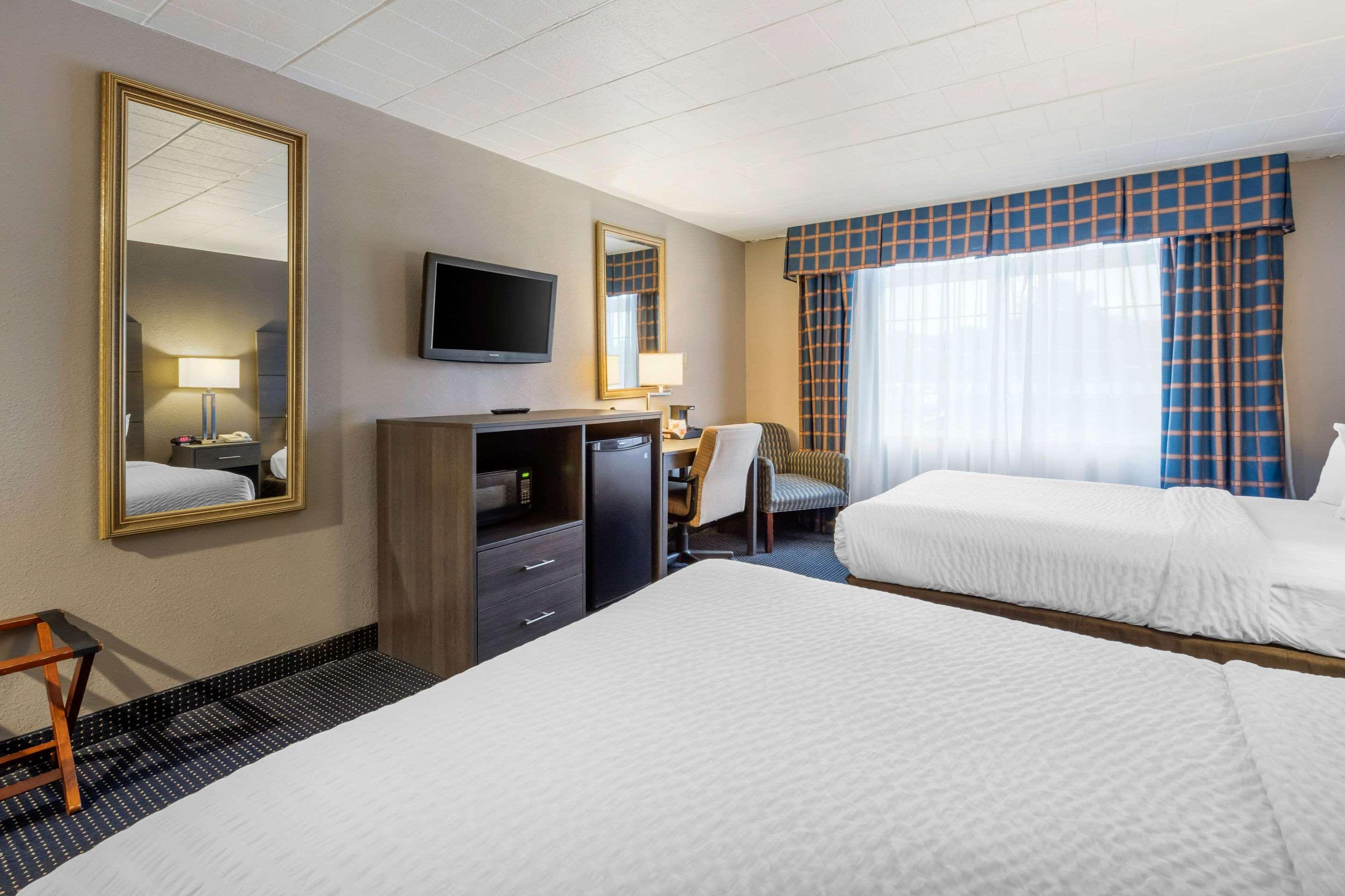 Clarion Hotel And Conference Center Harrisburg West New Cumberland Exteriör bild