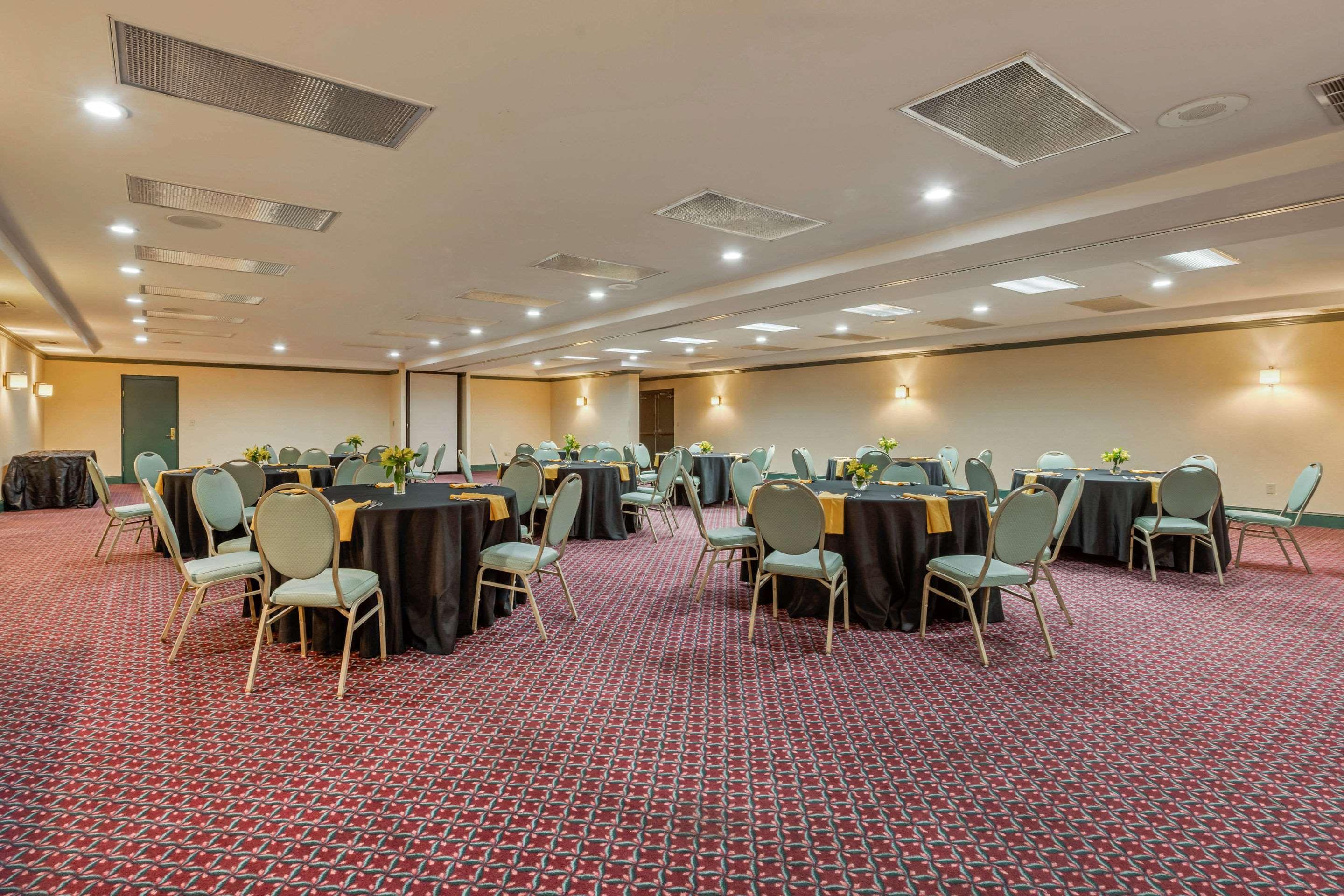 Clarion Hotel And Conference Center Harrisburg West New Cumberland Exteriör bild